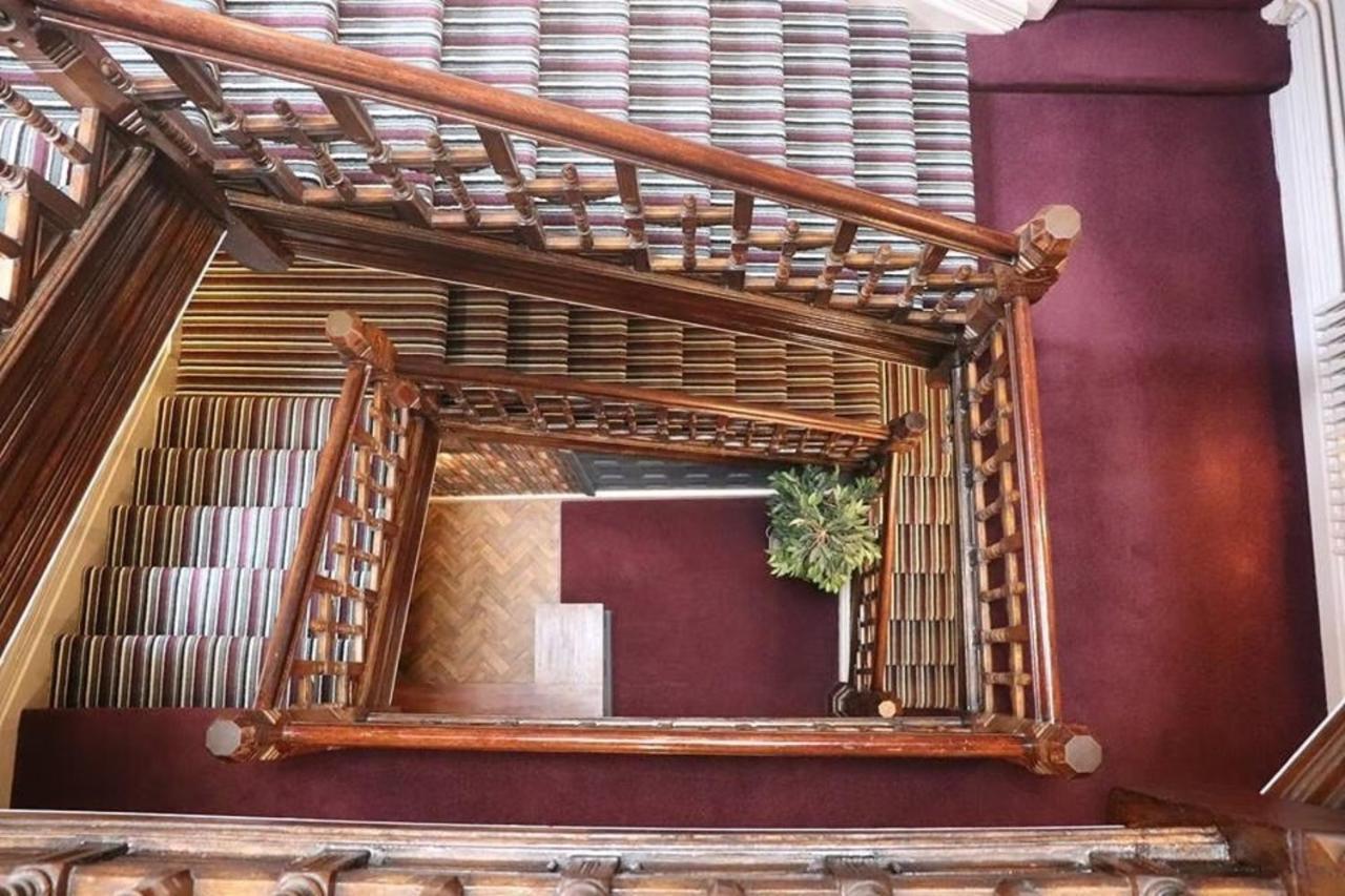 The Royal Hotel Crewe, A Brilliant Collection, Powered By Oyo Exterior foto